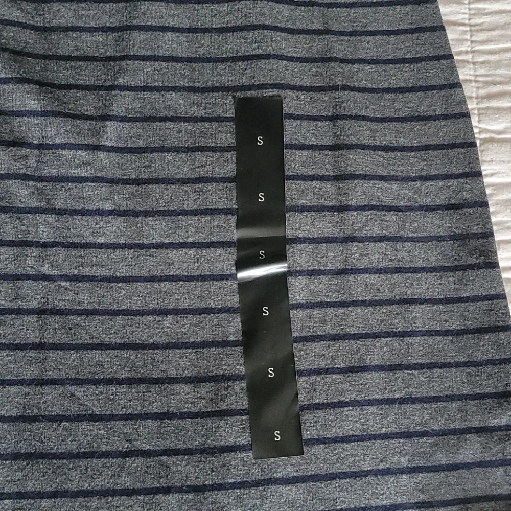 New w/tags Banana Rep. Knee Length Skirt Size S